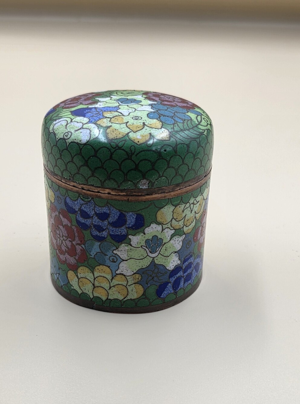 Chinese cloisonné lidded jar